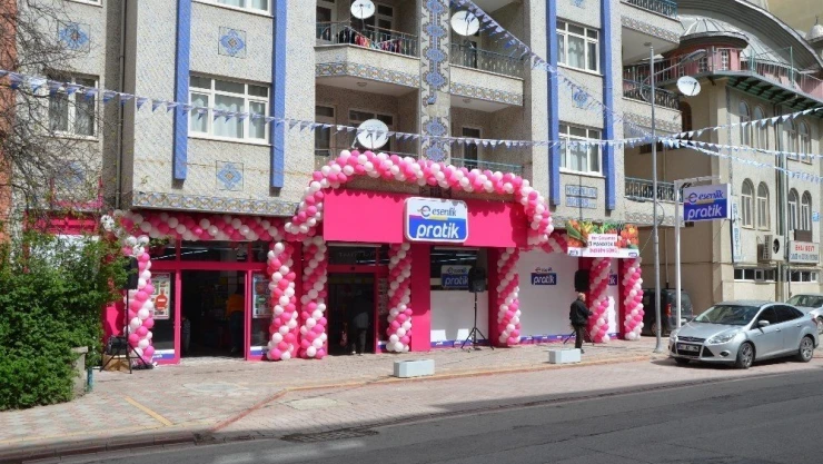 Esenlik Pratik Market 7, Hasanbey Caddesinde açıldı