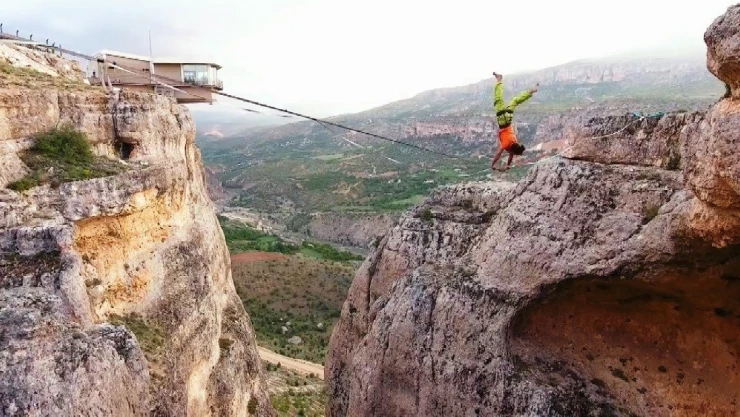 İsviçreli dağcı Volery'den nefes kesen gösteri
