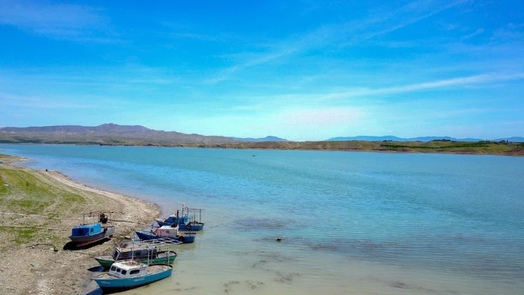 Büyükşehir, Karakaya Barajı'nda tekne denetimi yapıyor
