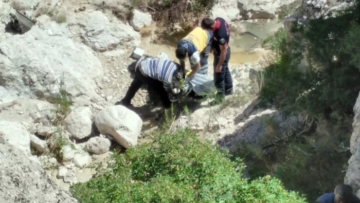 Polis memuru kazada hayatını kaybetti

