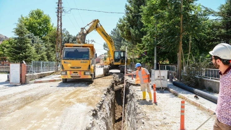 MASKİ Hekimhan'da çalışmalarını sürdürüyor