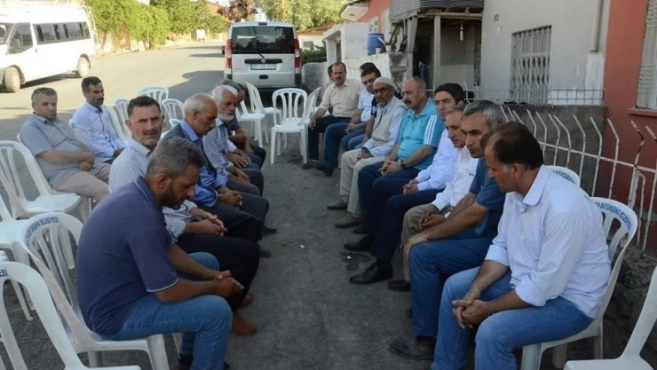 CHP'li Kiraz'dan traktör kazasında ölenlerin ailelerine baş sağlığı ziyareti