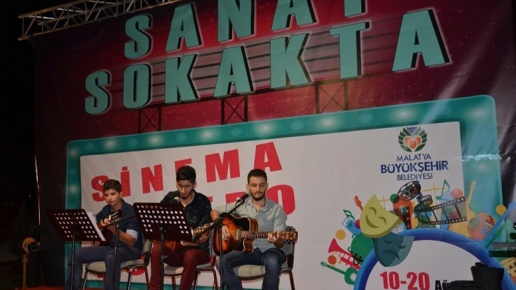 'Sanat Sokakta' etkinlikleri başladı