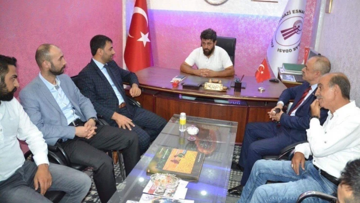 MHP'li Samanlı esnafların sorunlarını dinledi
