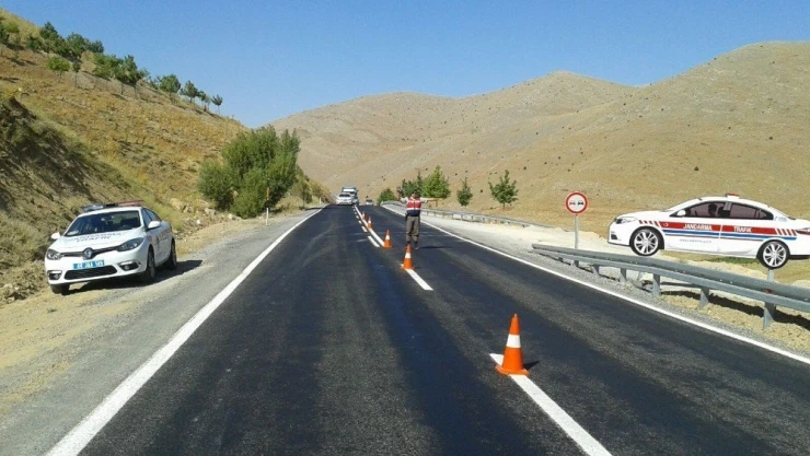 Jandarmadan maket araçlı trafik tedbiri
