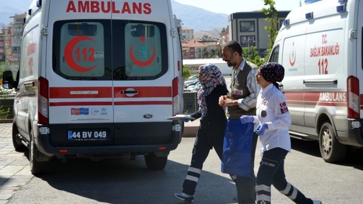 Acemi kasapları hastanelere akın etti.
