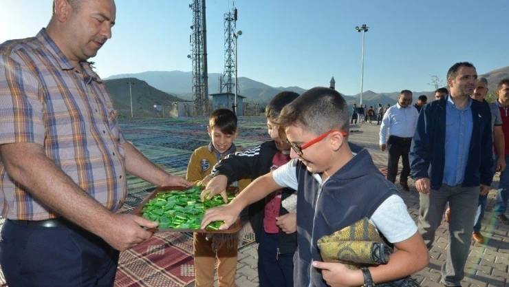 Gedik Namazgahındaki bayram namazına yoğun ilgi
