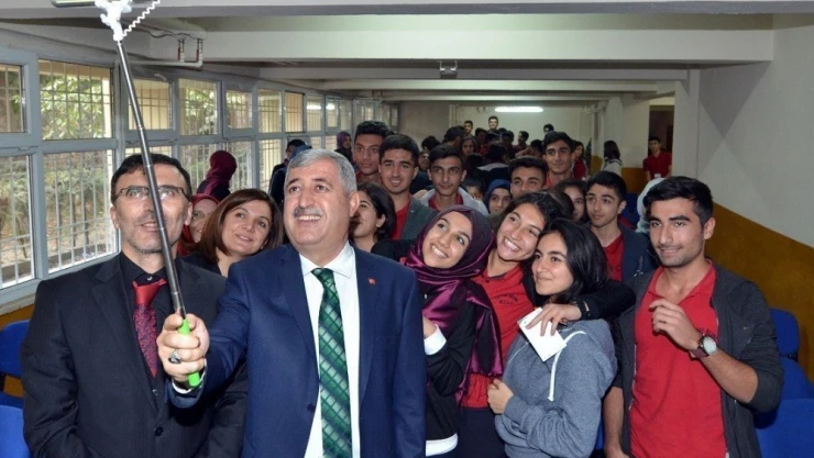 Polat lise öğrencileriyle buluştu
