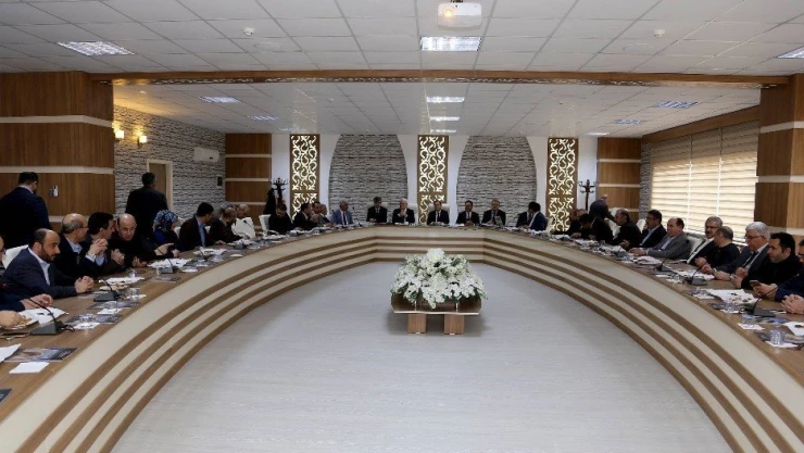 Rektör Kızılay İlahiyat Fakültesini ziyaret etti
