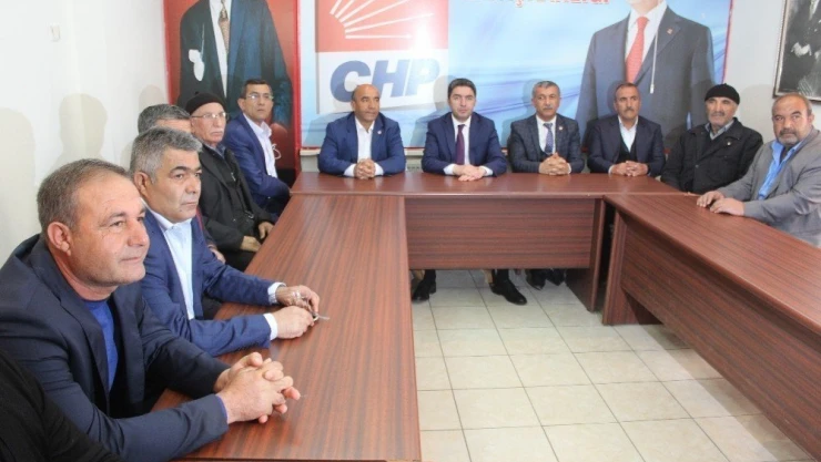Muhtarlardan CHP'ye ziyaret
