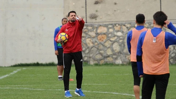 Evkur Yeni Malatyaspor'da Erol Bulut'tan futbolcularına gözdağı