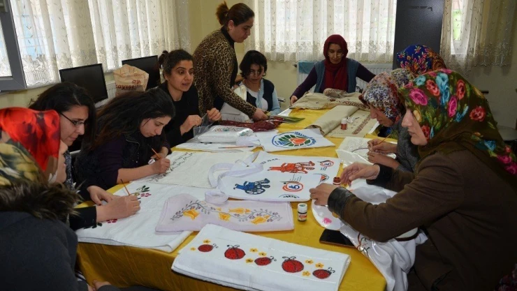 Engellilere yönelik sanat ve meslek kursları devam edecek