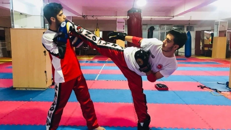 Büyükşehir sporcusu Kick Boks'ta milli formayla yarışacak