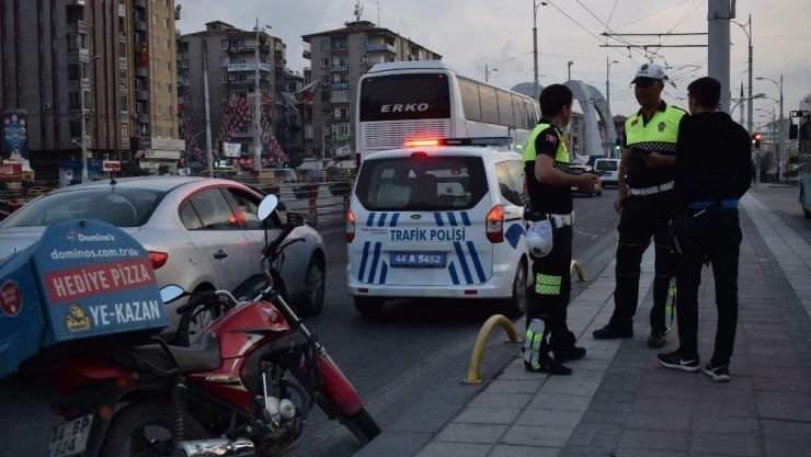 Motosiklet yayaya çarptı: 1 yaralı