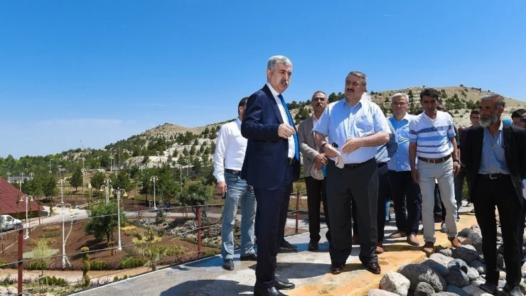 Polat, Doğal Yaşam Parkı'nı gezdi