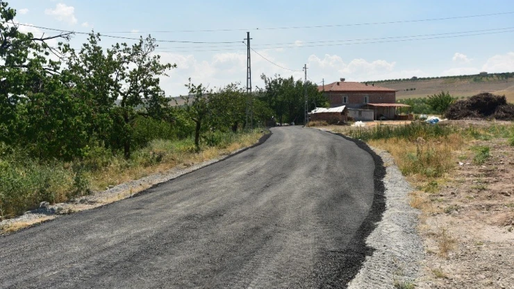 Yarımcahan Mahallesi'ne sıcak asfalt