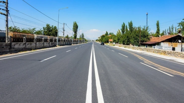 Alparslan Türkeş Bulvarı asfaltlandı