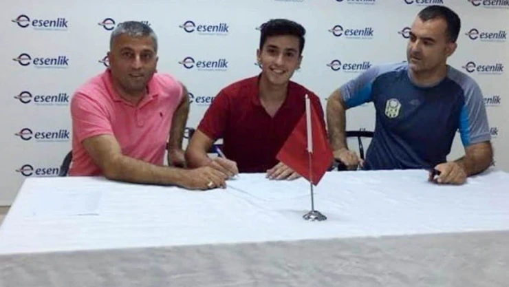 Altyapıdan 3 isim profesyonele geçti