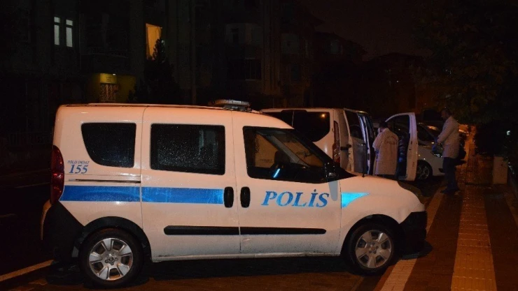 Evinde ölü bulundu