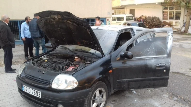 Seyir halindeki otomobil yandı