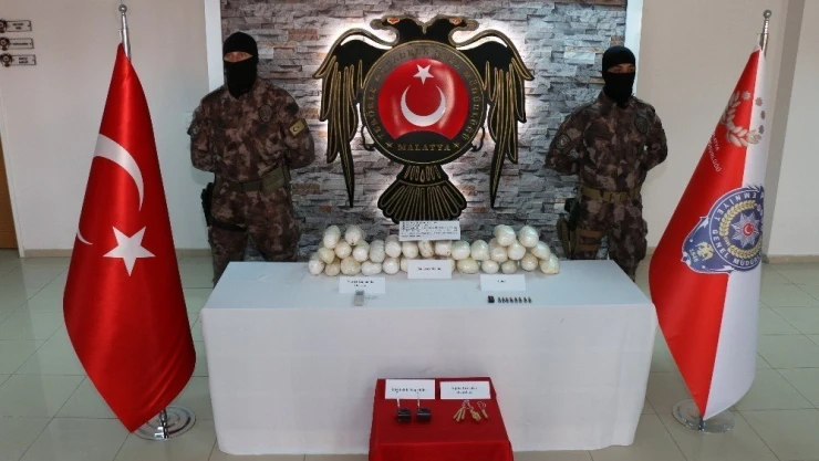 Malatya'da yakalanan bombalı araçla ilgili 9 kişi adliyeye sevk edildi