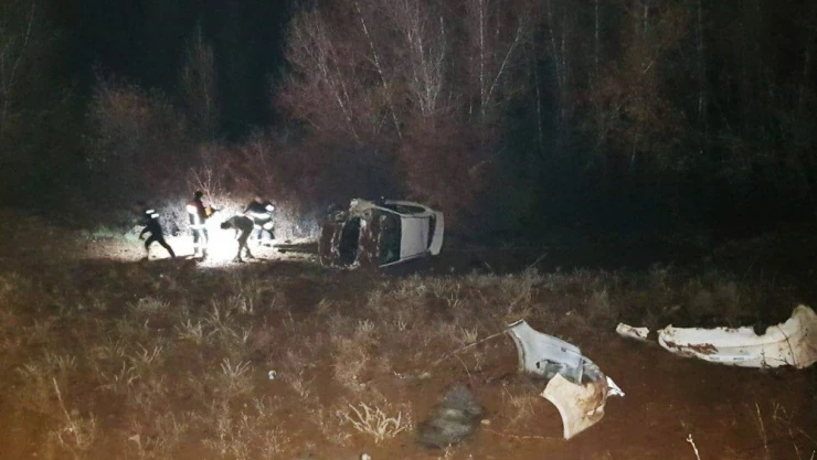 Otomobil şarampole yuvarlandı: 1 ölü, 1 yaralı