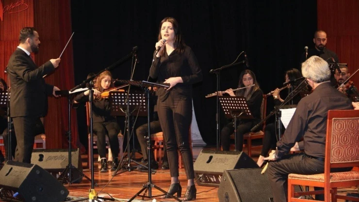 'Aşıklar Ölmez' konseri düzenlendi