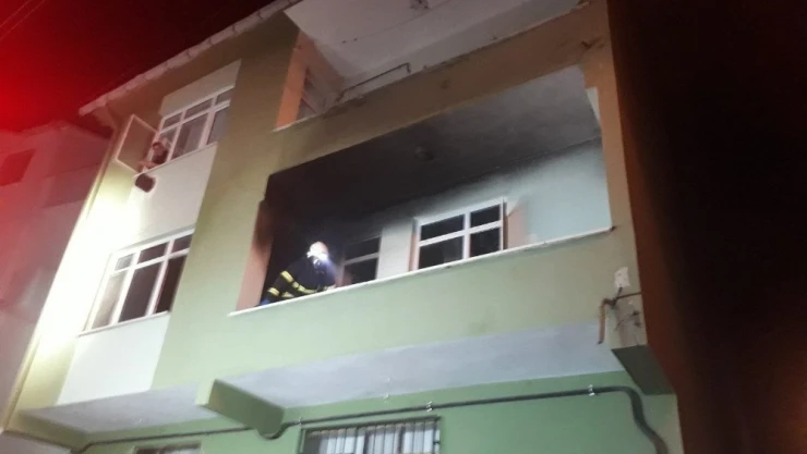 Elektrikli sobadan çıkan yangın evi kullanılamaz hale getirdi