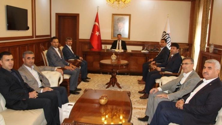 Eğitim Bir Sen'den Vali  Baruş'u ziyaret