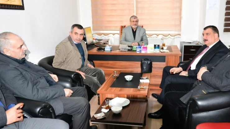 Başkan Gürkan, Yetimler Kervanı Derneği'ni ziyaret etti