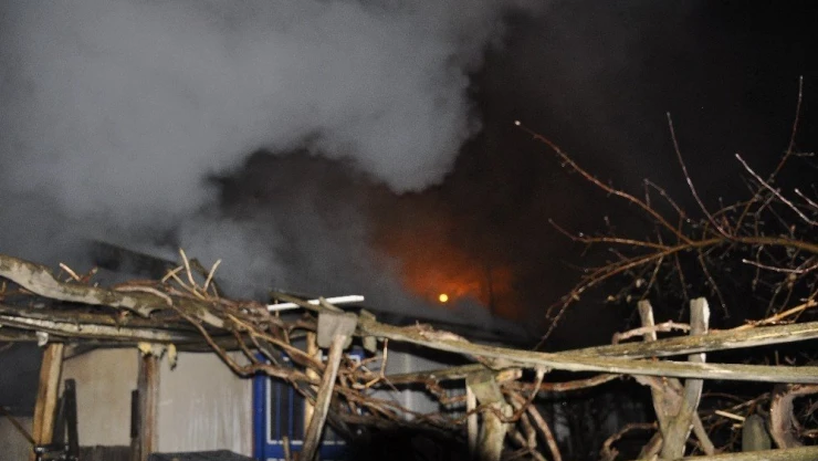 Arguvan'da ev yangını korkuttu