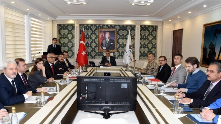 Adıyaman'da bağımlılıkla mücadele toplantısı yapıldı