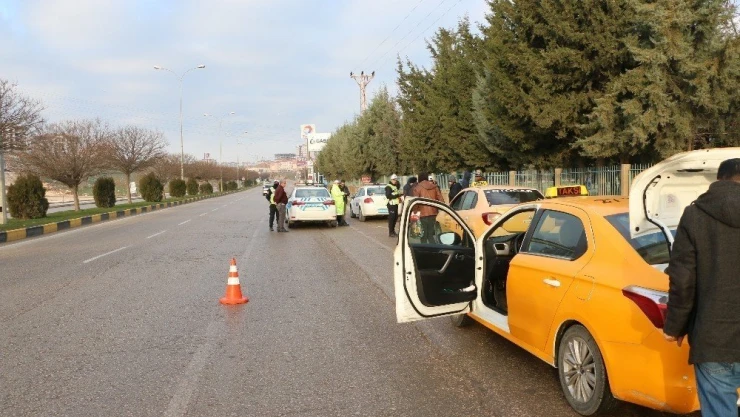 15 ilde eş zamanlı 'Taksi Uygulaması 2019/1' uygulaması gerçekleştirildi