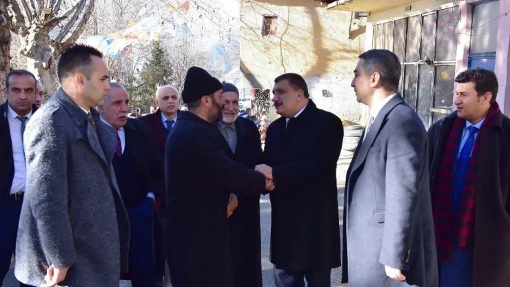 AK Parti'den Pütürge ve Doğanyol'a çıkarma