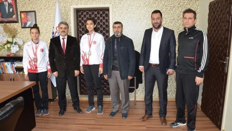 Tekvando şampiyonasından dereceyle döndüler