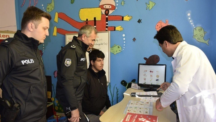 Polislerden, özel çocuklara ziyaret