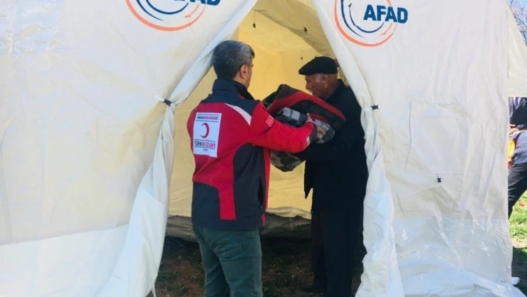 Deprem sonrası yaralar sarılıyor