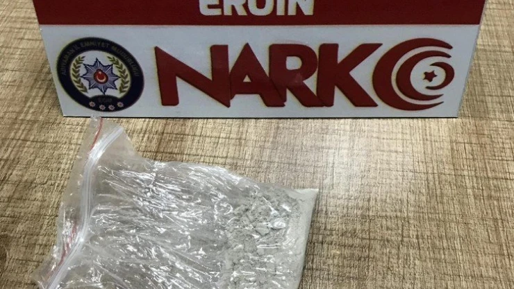 Yakalanan şahsın üzerinden eroin çıktı