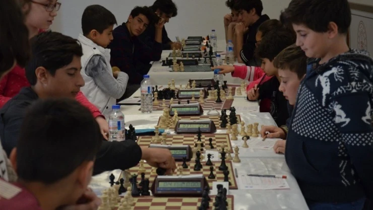 Polis Haftası Satranç Turnuvası yapıldı