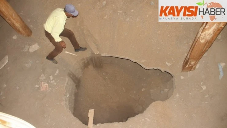 300 yıllık caminin içinde define aradılar