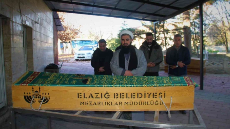 Ailesi cenazeyi kabul etmedi, zihinsel engelli kız kimsesizler mezarlığına defnedildi