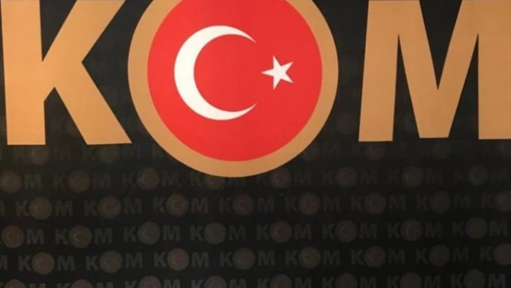 Akaryakıt istasyonuna sahte para verdiler