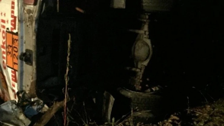 Akaryakıt yüklü tanker şarampole yuvarlandı: 3 yaralı