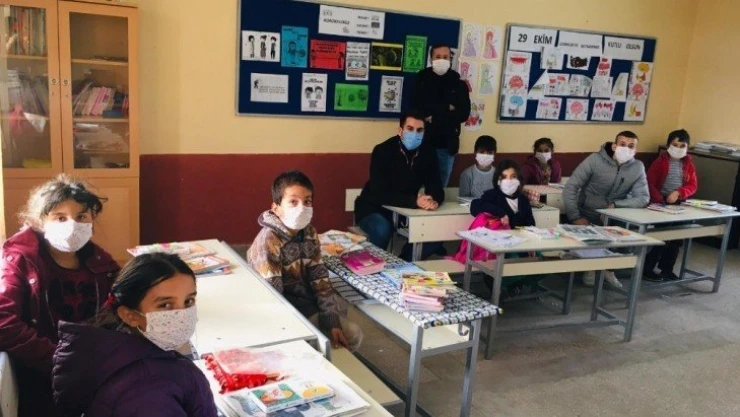 Akif Çelik'in anısına kütüphane