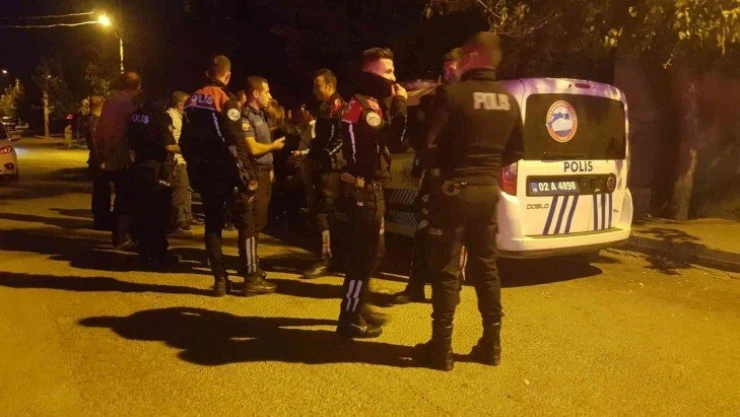 Alacak verecek kavgasını polis ayırdı
