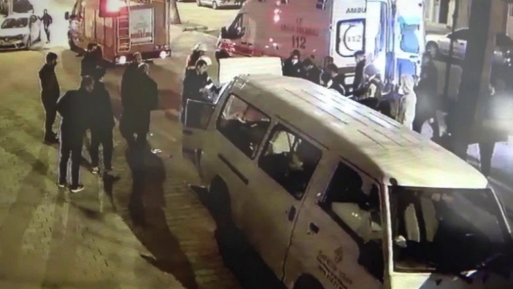 Alkollü sürücü park halindeki araçlara çarptı