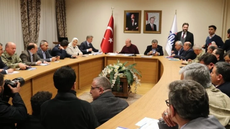 Bakan Soylu ve Bakan Koca'dan deprem değerlendirmesi