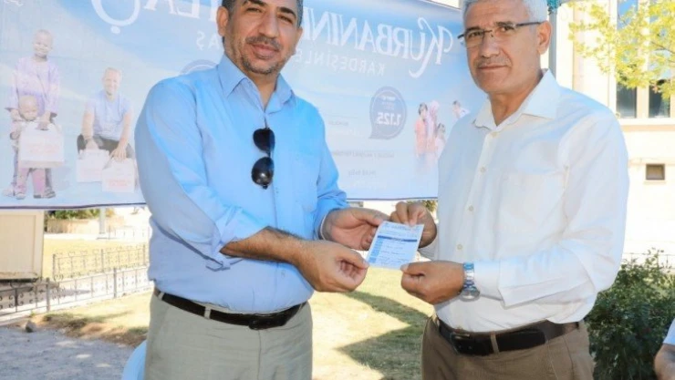 Başkan Güder, kurban bağışında bulundu