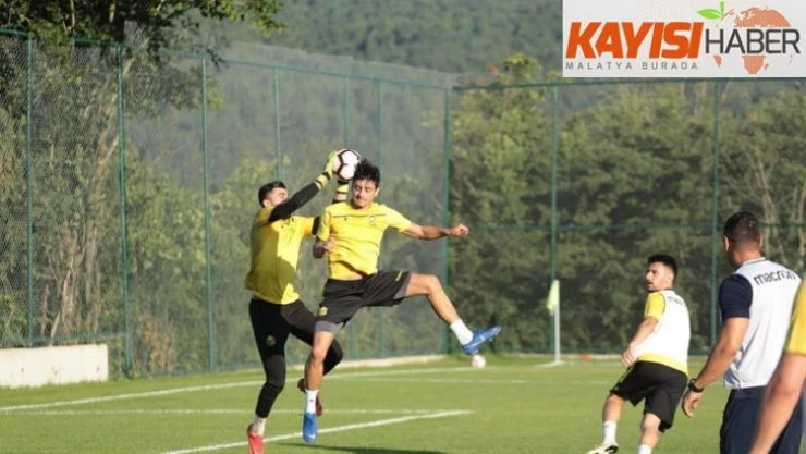 Berk, Adana Demirspor'a Ertaç Gençlerbirliği'ne