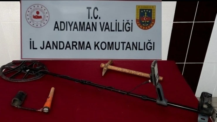 Besni'de kaçak kazı yapanlara suçüstü